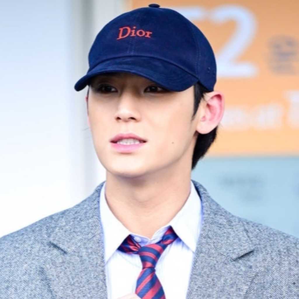 【PHOTO】SEVENTEEN ミンギュ、ファッションウィークに出席するためフランスへ出国