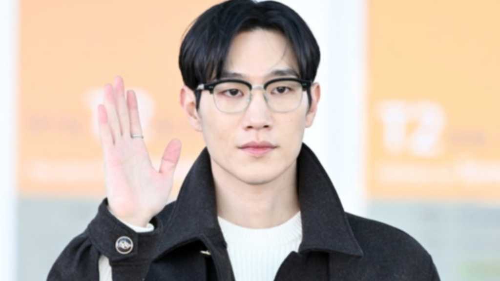 【PHOTO】ノ・サンヒョン、海外スケジュールのため出国