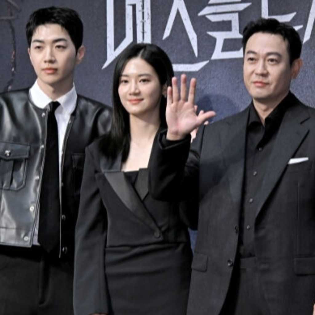 カン・フン、新ドラマ「メスを持つハンター」で警察役に挑戦…撮影ビハインドを告白“体重を5kg増やした”