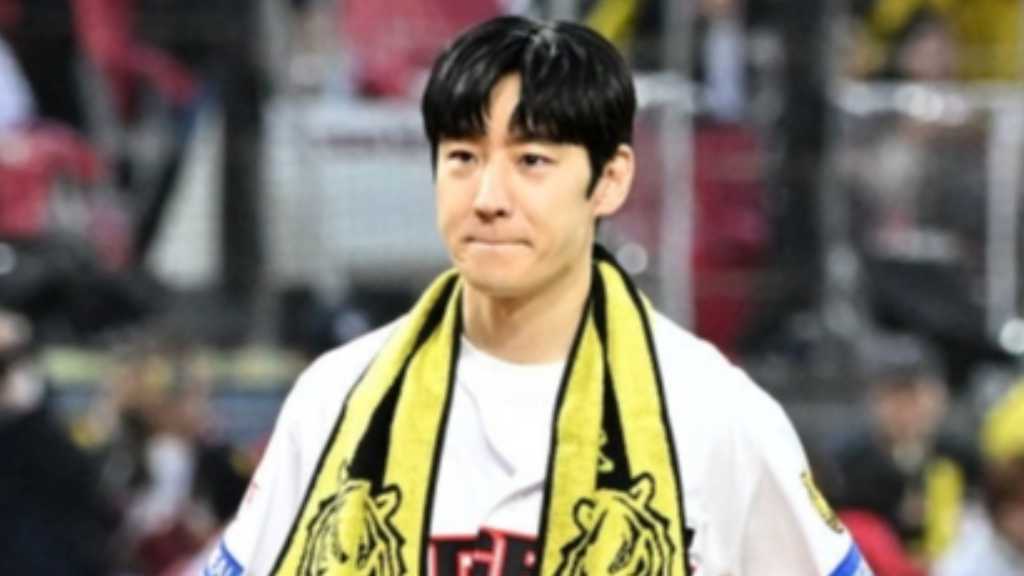 【PHOTO】イ・ジェフン&ペ・ユラム、始球・始打式に登場…明るい笑顔