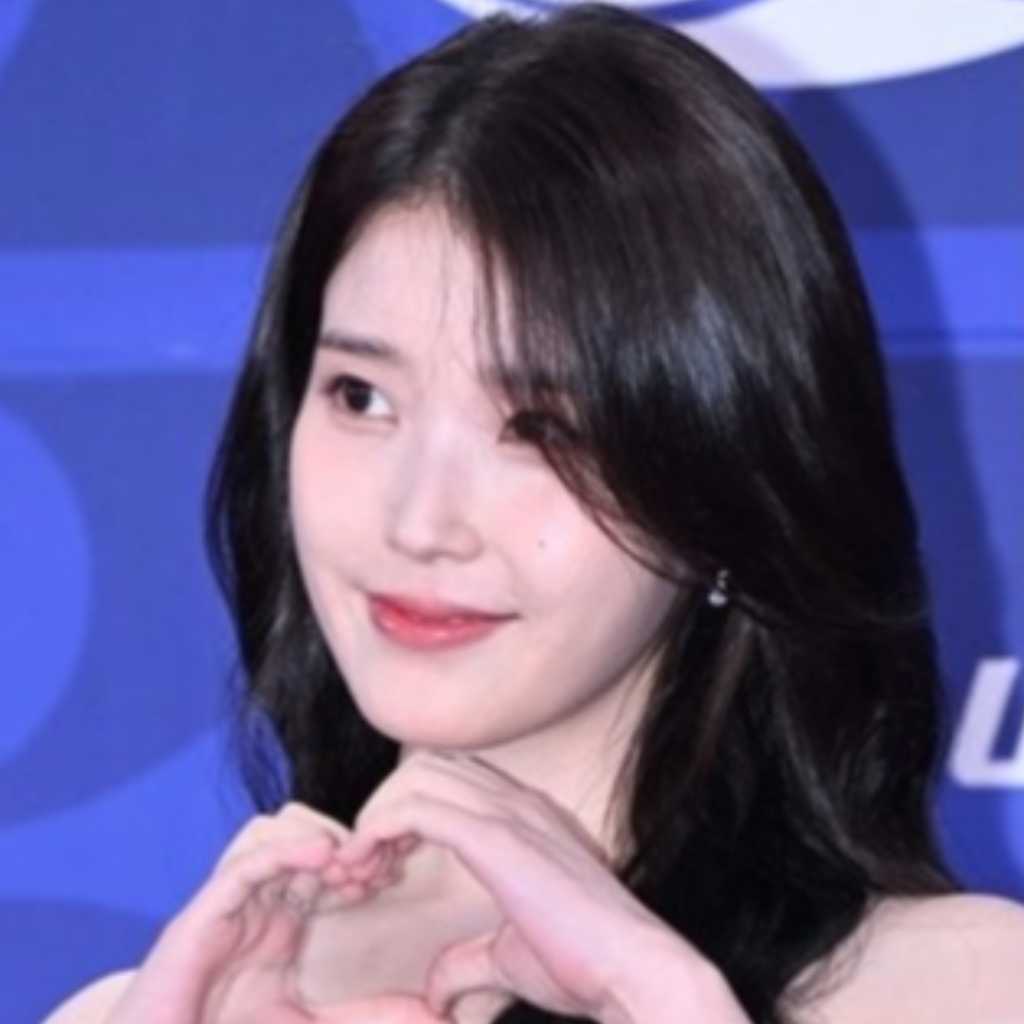 IU、TWICEとの意外な親交が話題に！キュートなプレゼント＆手紙に注目