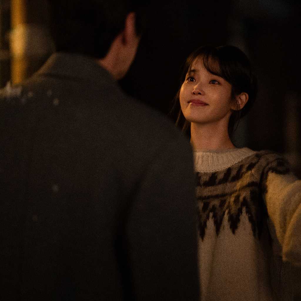 舞台は1990年代へ…IU＆パク・ボゴム主演のNetflixシリーズ「おつかれさま」新たな予告映像＆場面写真が解禁