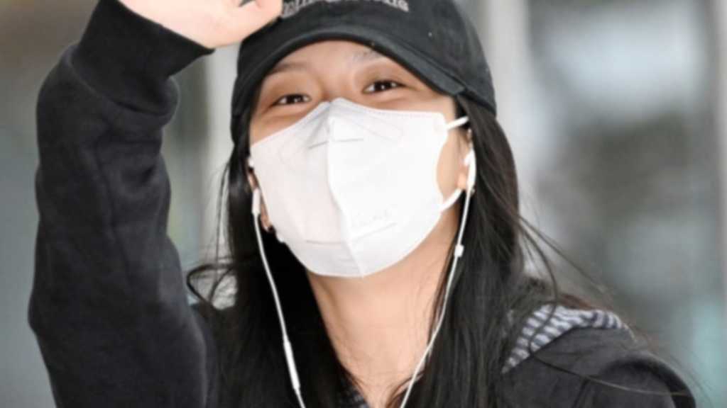 【PHOTO】BLACKPINK、ワールドツアーのためインドネシアへ出国（動画あり）