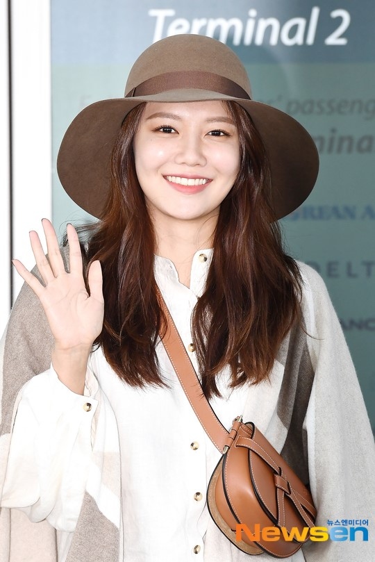 Photo 少女時代 スヨン 海外スケジュールのためオーストラリアへ出国 秋の雰囲気漂うスタイル Kstyle