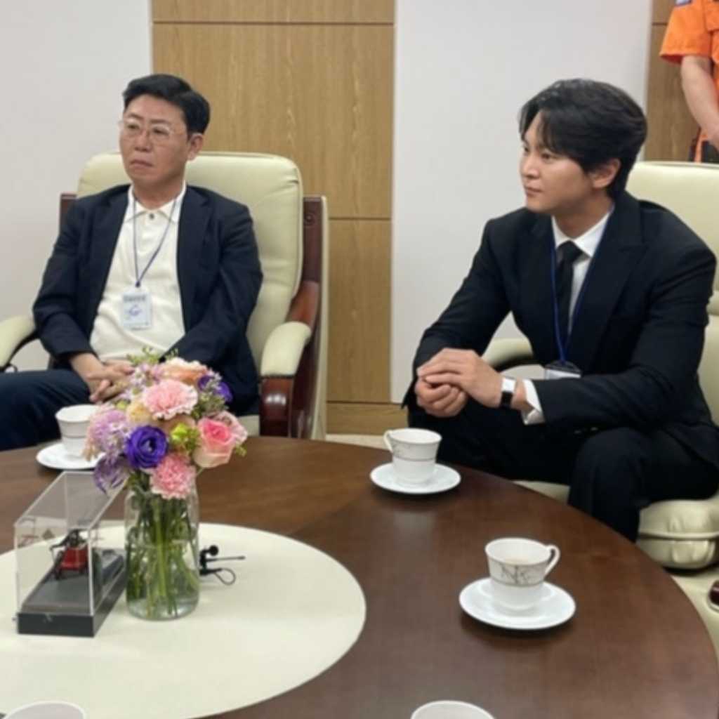 チュウォン&クァク・キョンテク監督、映画「消防士 2001年、闘いの真実」キャンペーンで集まった全額を消防庁に寄付