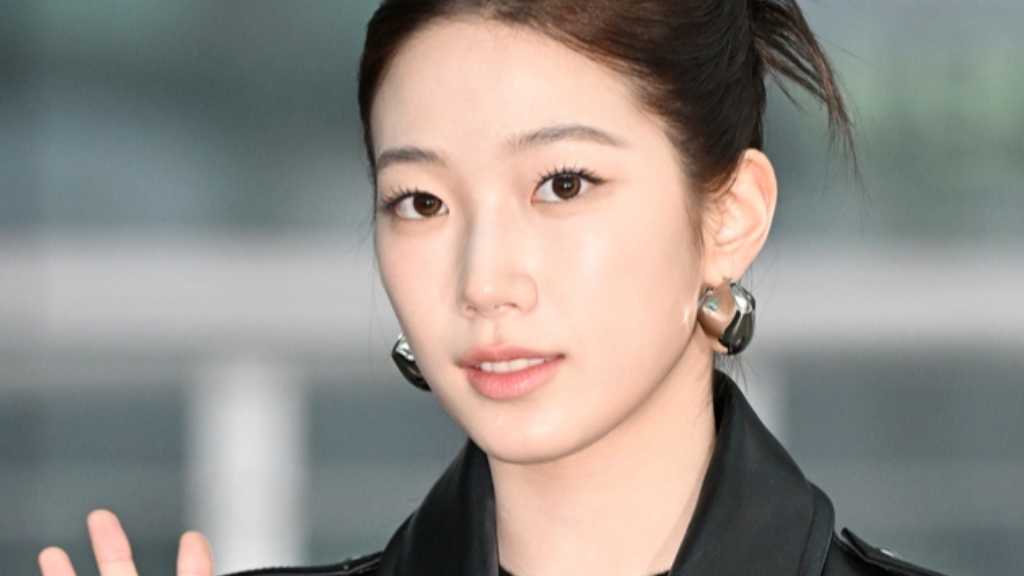 【PHOTO】LE SSERAFIM カズハ、海外スケジュールのためアメリカへ出国（動画あり）