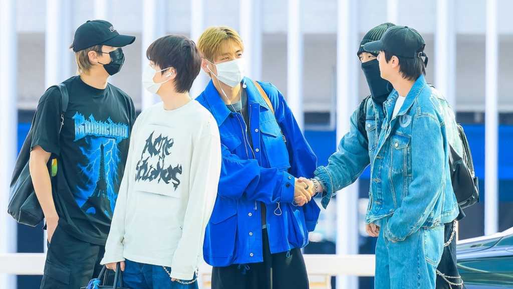 【PHOTO】BTS、ワールドツアーのためスペインへ出国…仲良く握手する姿も