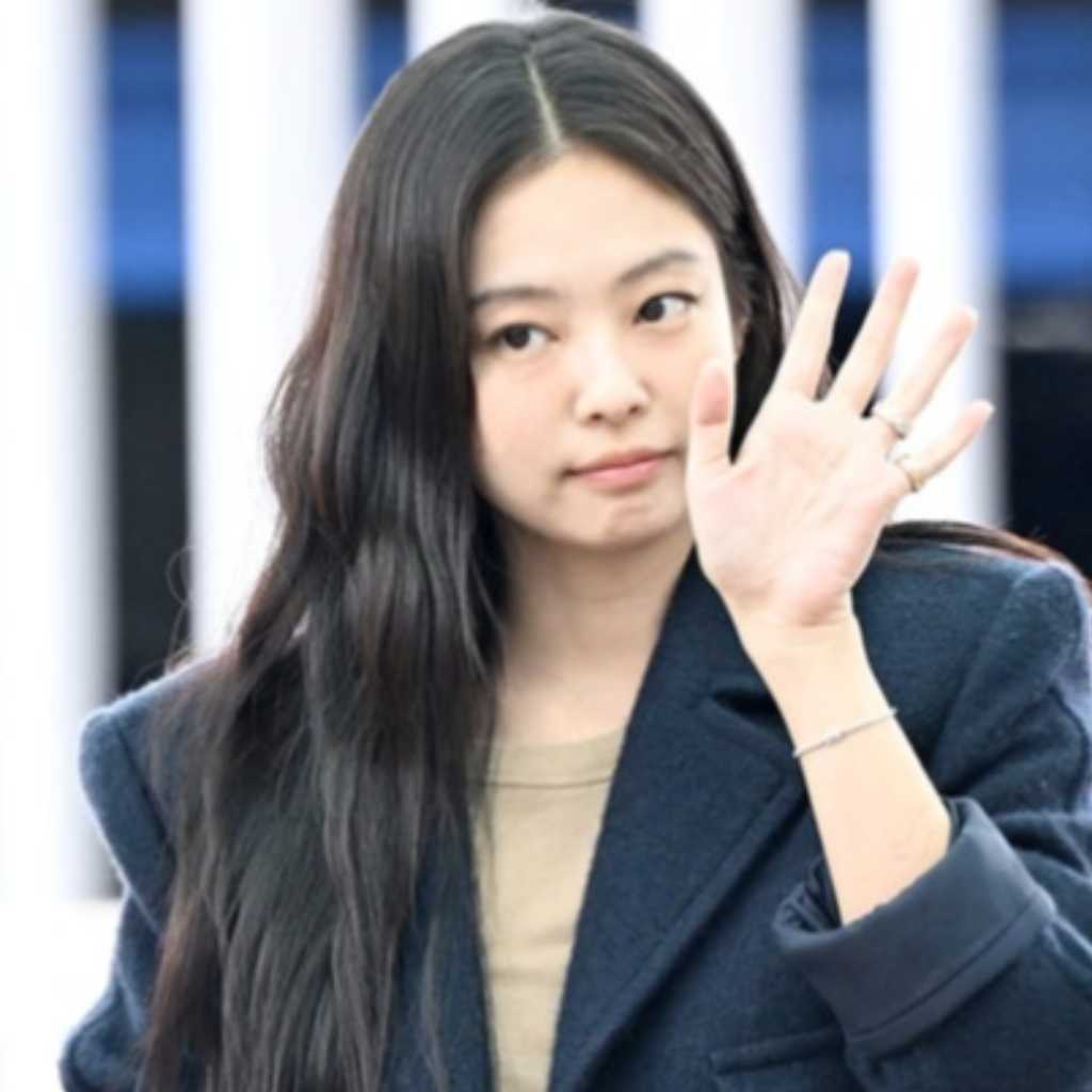 【PHOTO】BLACKPINK ジェニー、ファッションショーのためフランスへ出国（動画あり）