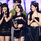 【PHOTO】LE SSERAFIM、5/10放送の「SHOW CHAMPION」で1位を獲得！