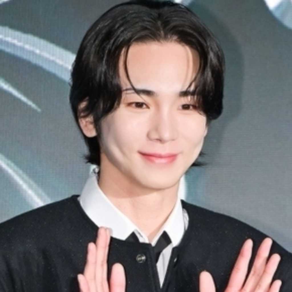 SHINee キー、番組収録中に突然の涙のワケは？少女時代 テヨンらも1位を祝福（動画あり）