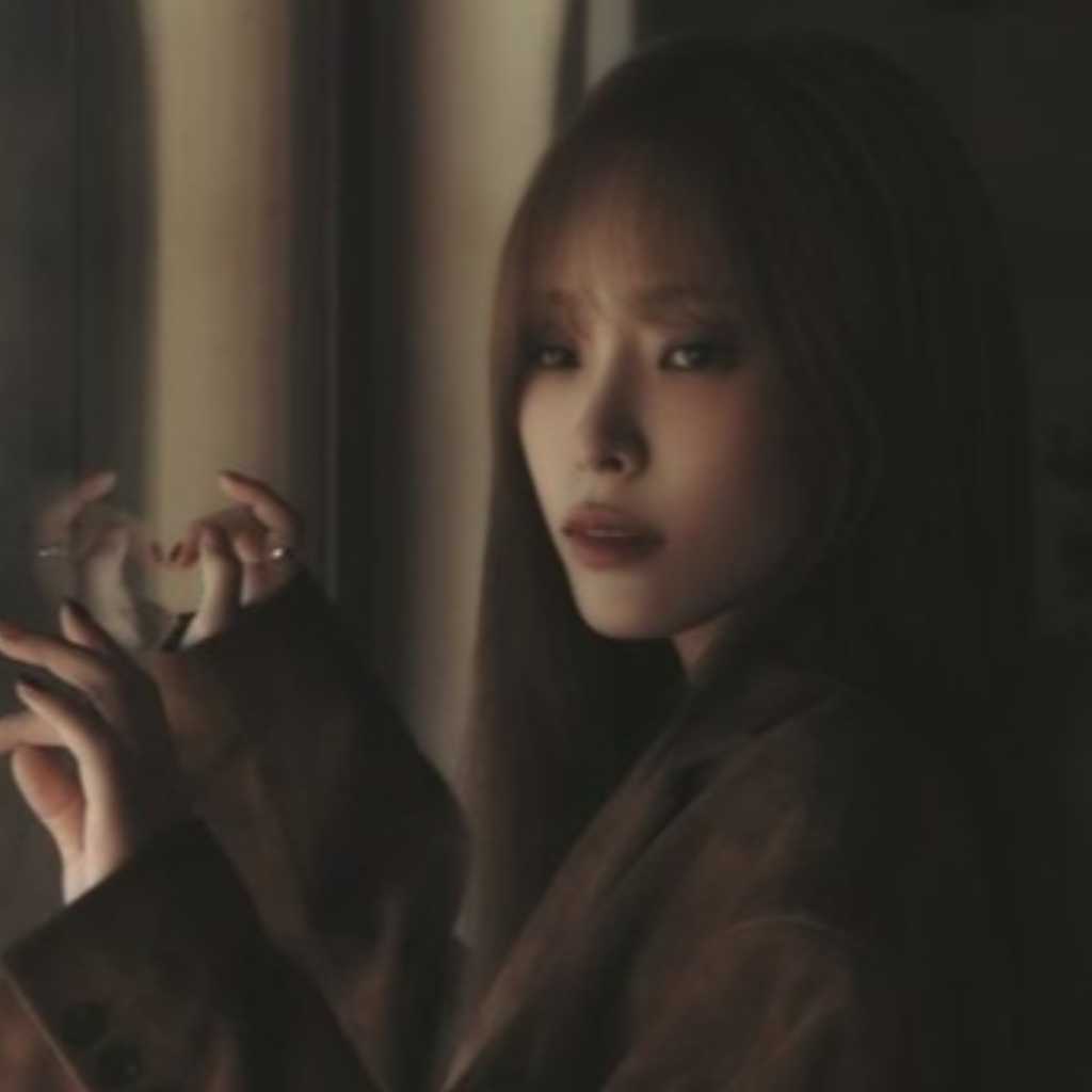 Heize、9thミニアルバム「FALLIN'」を発売“BLACKPINK ロゼに刺激を受けた”