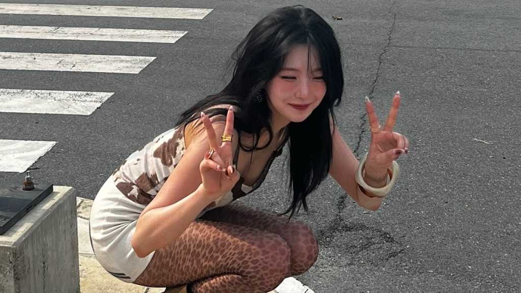 fromis_9 ペク・ジホン、カムバック控え…撮影中の近況ショットを公開