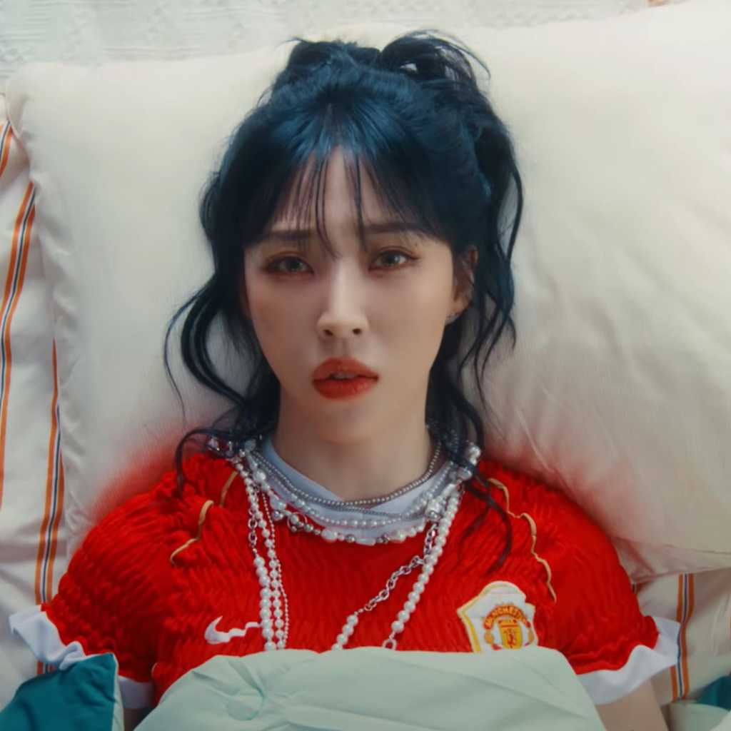 MAMAMOO ムンビョル、タイトル曲「Goodbyes and Sad Eyes」MV公開…魅力的な歌声に注目
