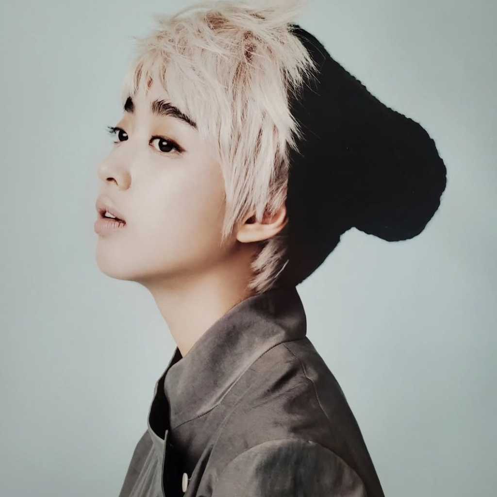 キム・ミンジョン、金髪ショートカット姿に絶賛の声「一番好きなグラビアの1つ」