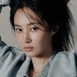 少女時代 ユリ、ベースメイクだけ！？美しいすっぴんに視線集中…ビューティグラビアを公開
