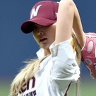 【PHOTO】EXID ジョンファ、始球式に登場“美しい投球フォーム”