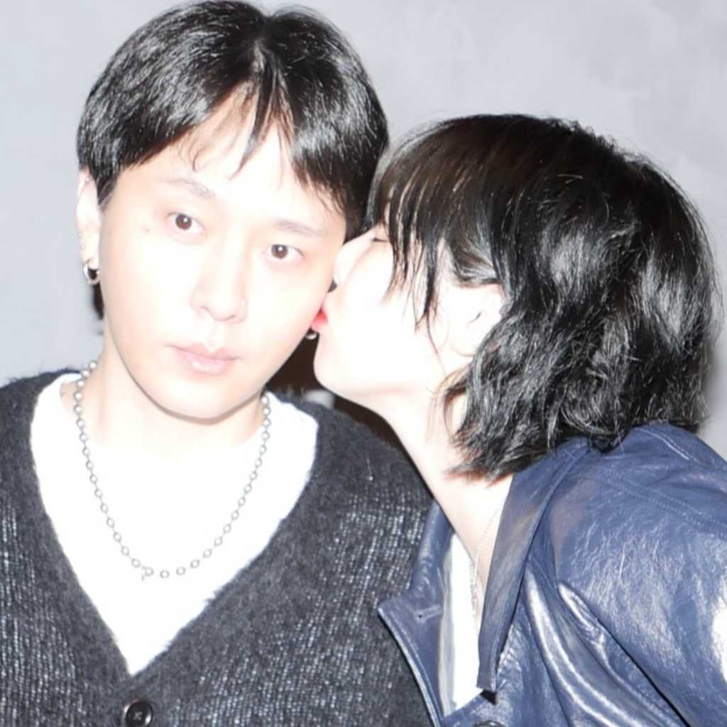 キム・ヒョナ&元Highlight ヨン・ジュンヒョン夫妻、ラブラブな近況ショットが話題…スキンシップで愛情アピール