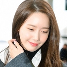 【PHOTO】少女時代 ユナ、スケジュールのため出国…スラリとした美脚（動画あり）
