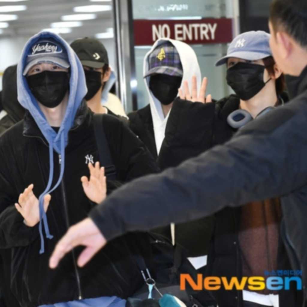 【PHOTO】AHOF、ファンコンサートの日本公演を終えて韓国に到着