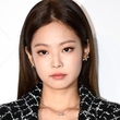BLACKPINK ジェニー、YouTubeの撮影のため5人以上で樹木園へ…議論に市がコメント「規則違反ではない」
