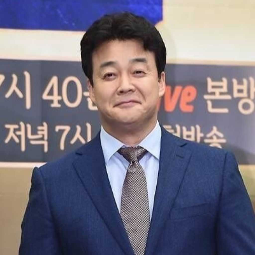 ペク・ジョンウォン、新番組「南極のシェフ」でテレビ復帰も…加盟店オーナーがMBC社屋前で抗議