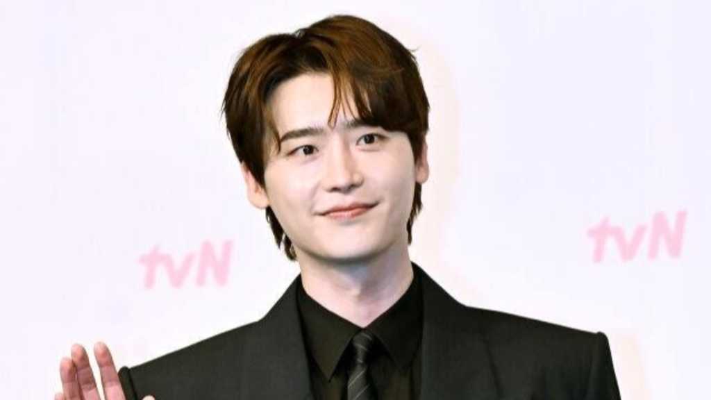 イ・ジョンソク、2週間後に控えたフィリピンでのファンミーティングが中止に「予期せぬ事情により」