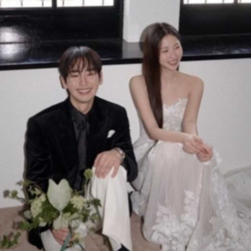 「ソンジェ背負って走れ」出演ソン・ジホ、元CoCoSoRiのSoRiと結婚!幸せいっぱいのウエディンググラビアも