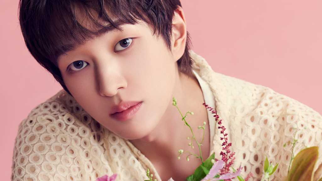 SHINee オンユ、日本2ndミニアルバム「SAKU」多彩なコンセプトフォトを公開！