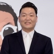 PSY、カムバック控えたキム・ヒョナとのトーク内容を公開…愛情が話題に「泣いてもいいですか?」