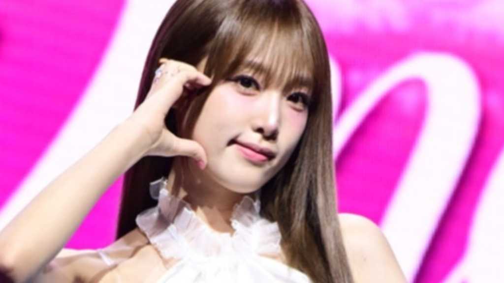 IZ*ONE出身チェ・イェナ、体重39kgに心配の声も「今は40kg台になった」(動画あり)