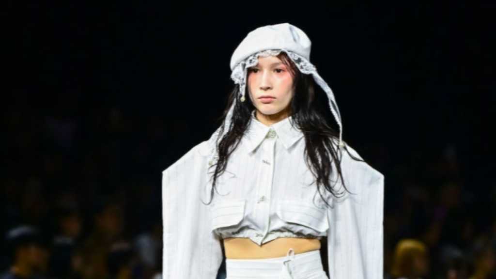 【PHOTO】TXT ヒュニンカイ＆Kep1er ヒュニンバヒエの実姉リア、コ・ジュン「ソウルファッションウィーク」のランウェイに登場