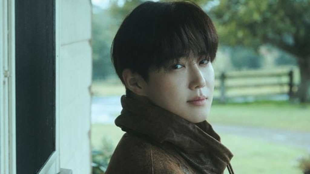 EXO スホ、4thミニアルバム「Who Are You」秋の雰囲気漂うコンセプトフォトを追加公開