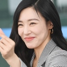 【PHOTO】少女時代 ティファニー、スケジュールのためアメリカへ出国…輝く笑顔