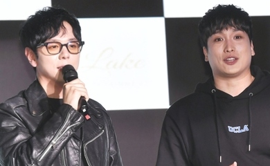 【PHOTO】ZE:A ジュンヨン、ソロアルバム「ZE:AFTER」発売記念ショーケースを開催…テホンの姿も