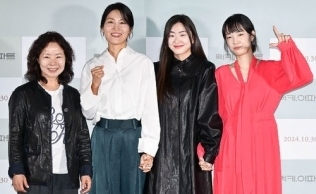 【PHOTO】ソン・スヒョン＆パク・ガヨンら、映画「ラッキー、アパート」の制作発表会に出席