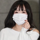 【PHOTO】April ジンソル「大韓外国人」の収録に参加…可愛らしく指ハートで挨拶