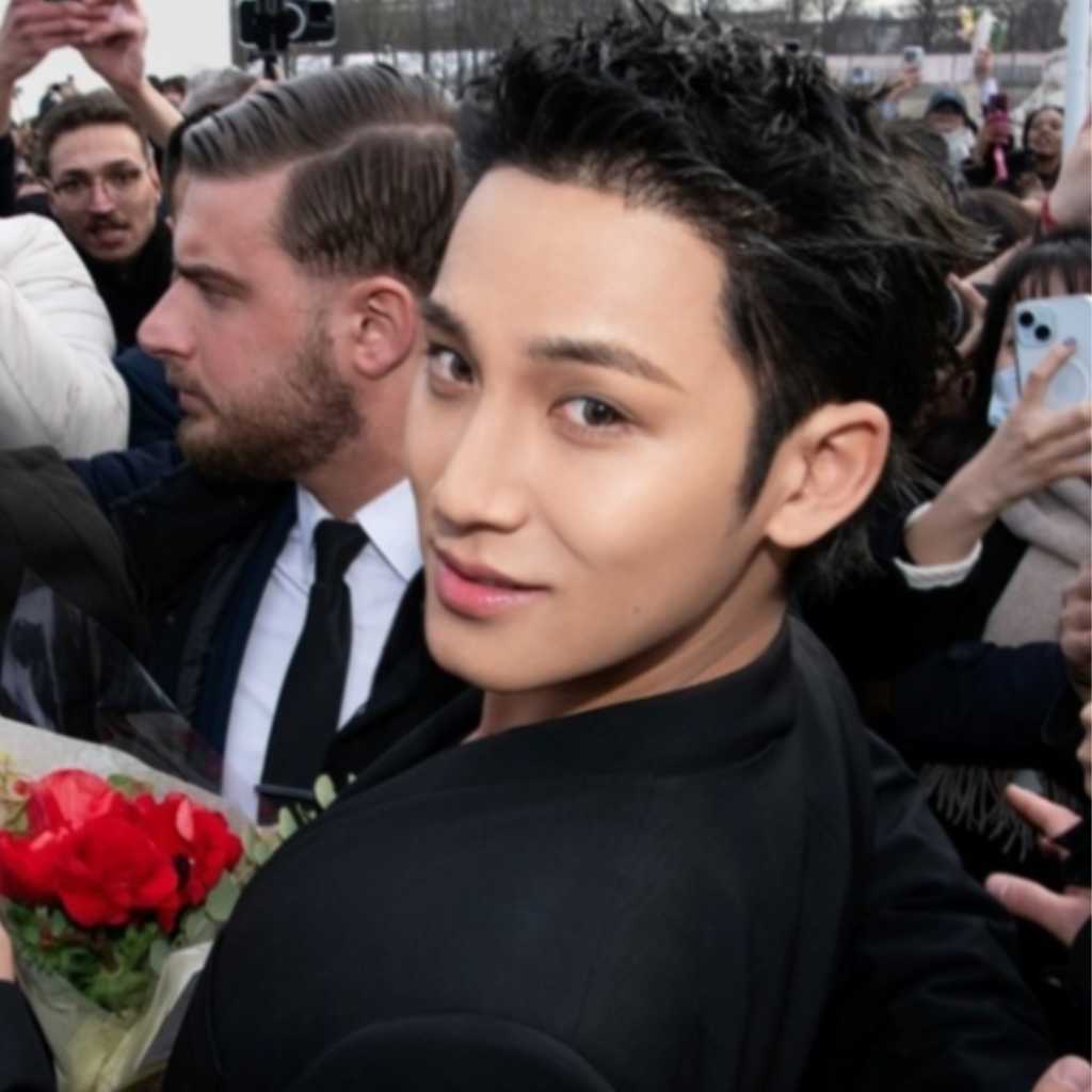 SEVENTEEN ミンギュ「DIOR」ショーで圧巻のビジュアルを披露…高級感のある着こなしに感嘆