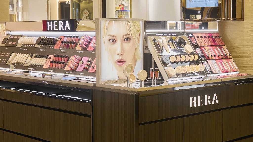 Stray Kids フィリックスがアンバサダーの「HERA」銀座三越にオープン！百貨店常設を記念して山本美月、朝比奈彩、桜田通が来訪