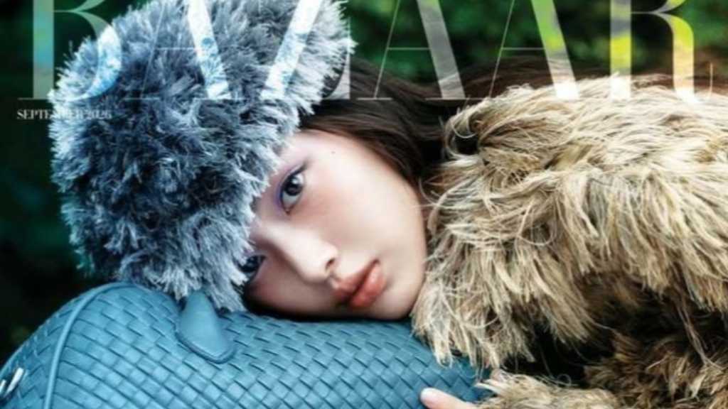NewJeans ヘイン、ADOR復帰後初のグラビアが話題「19歳の誕生日に制服を着て遊園地へ」