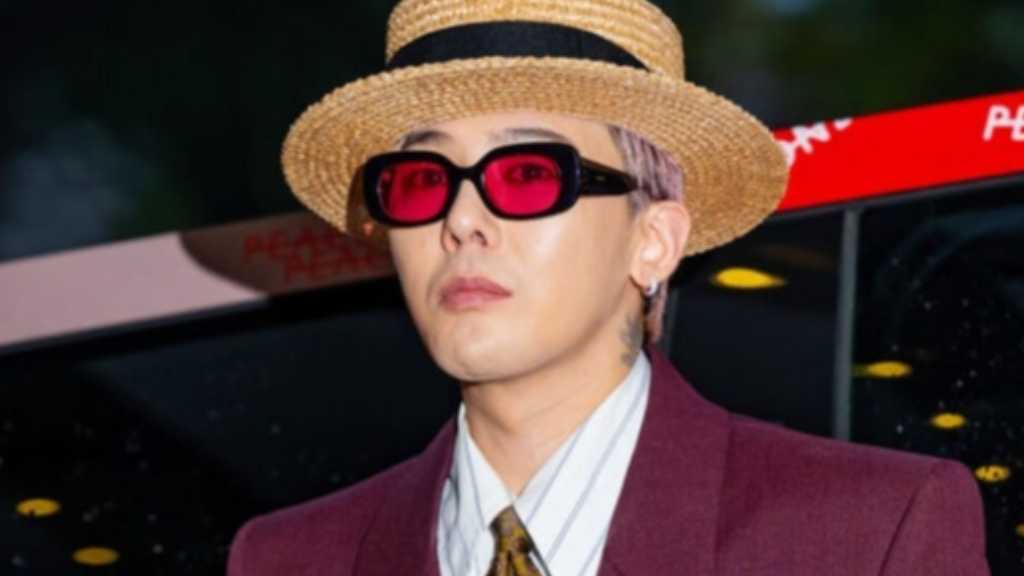 G-DRAGON、香港公演で一部ファンが違反行為…V․Iに関するボードに批判が殺到