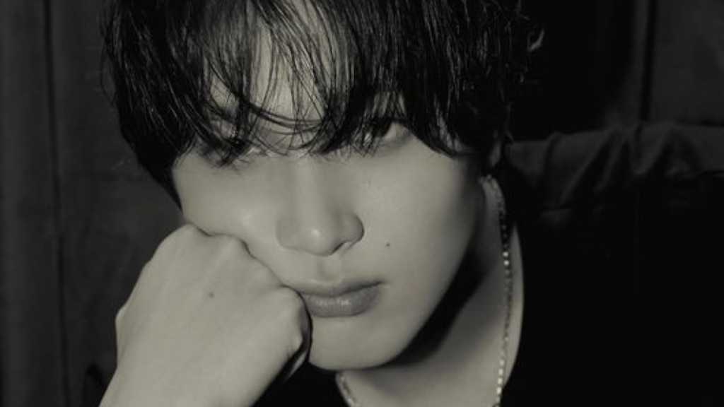 NCT ヘチャン、初のソロアルバム「TASTE」で放つ新たな魅力！モノクロ写真で光る洗練美