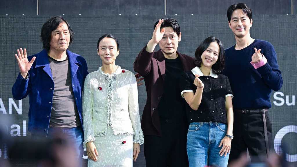 【PHOTO】チョン・ドヨン＆ソル・ギョングら、Netflix映画「もしもの愛」舞台挨拶に出席