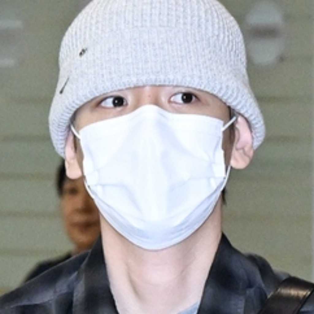 【PHOTO】EXO ベクヒョン、海外スケジュールを終えて帰国