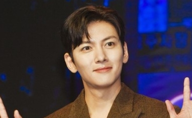 チ・チャンウク、新ドラマ「彫刻都市」への出演を前向きに検討中…EXO ディオと共演なるか