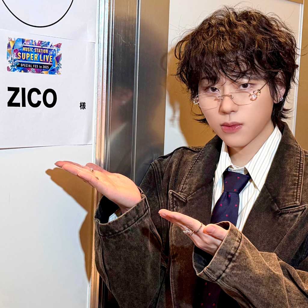 Block B ジコ「Mステ」未公開ショット到着！楽屋前でポーズ“ビジュ爆発”