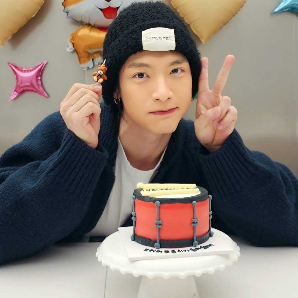 N․Flying キム・ジェヒョン、昨日（2/24）召集解除…記念ショットも公開