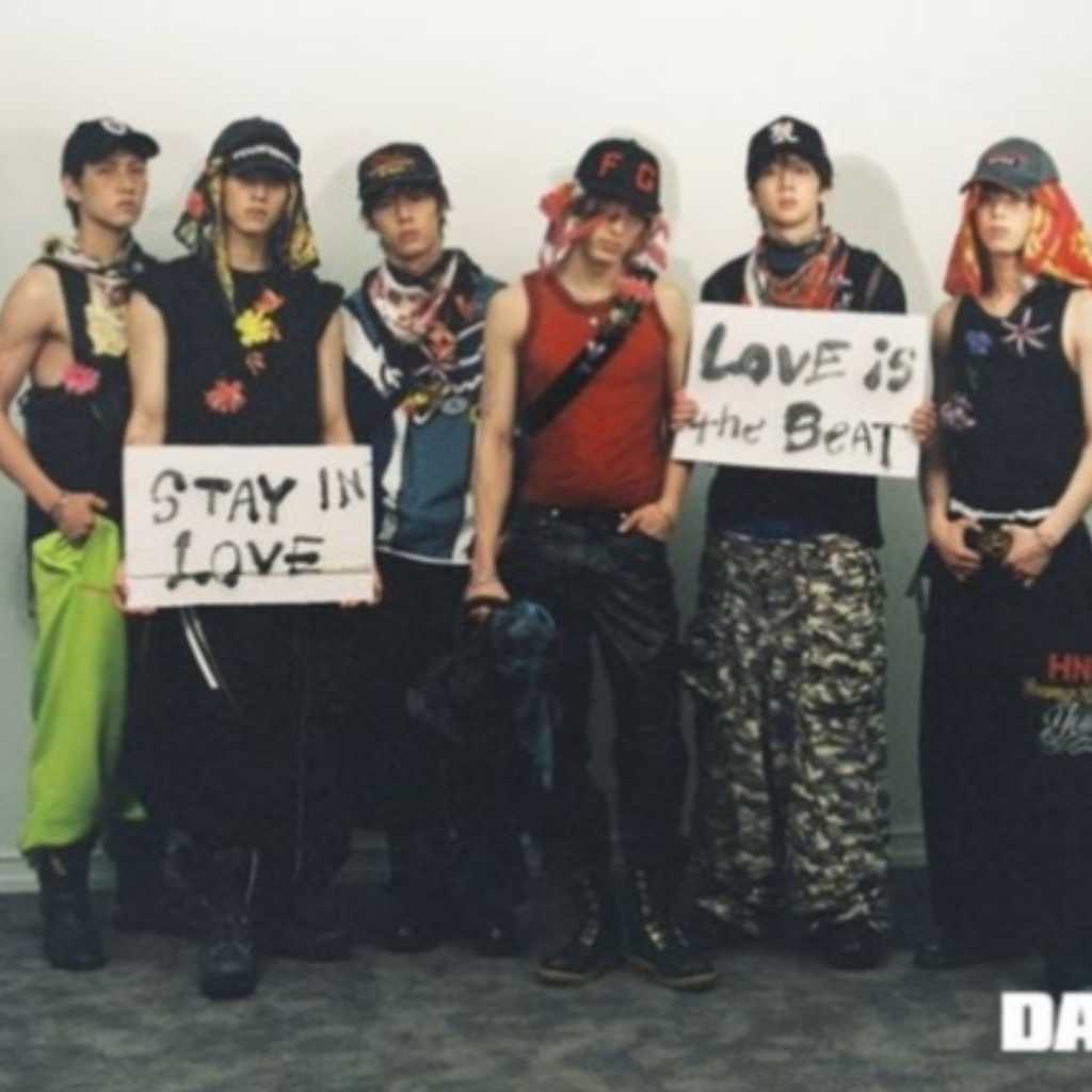 82MAJOR、少年っぽさから大人の魅力まで…魅力爆発のグラビアが話題