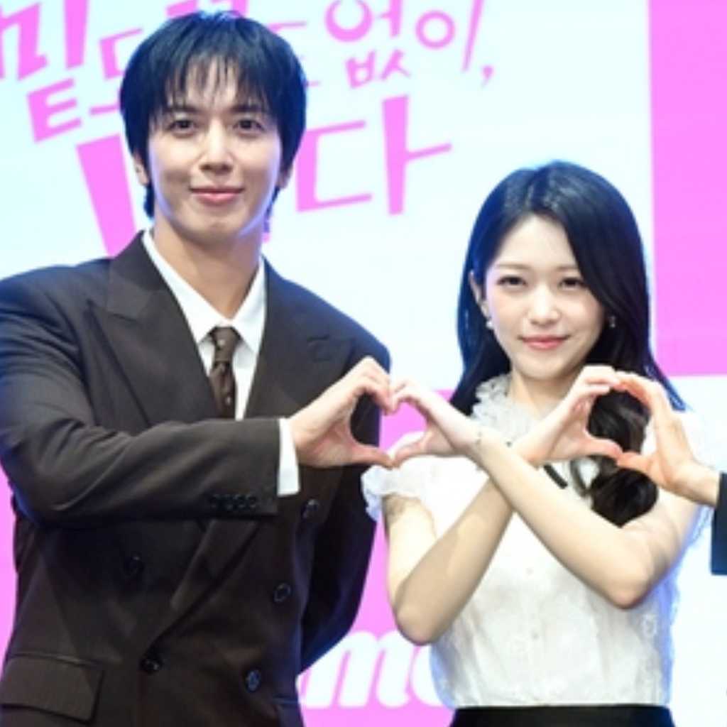 【PHOTO】CNBLUE ジョン・ヨンファ＆ホン・スンヒら、新ドラマ「理由もなく、君だ」制作発表会に出席