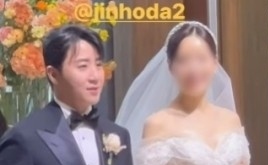 SUPER JUNIOR ヒチョルからEXID ハニ＆ヘリンまで…豪華ゲストが参列！ホン・ジノ、10歳年下の一般女性と結婚
