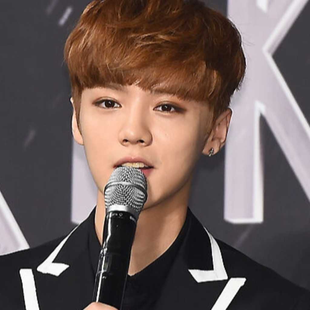 元EXO ルハン、パーティーで泥酔状態?近況がキャッチされ話題…昨年には破局説も